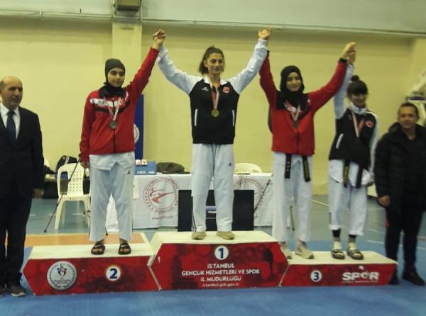 İstanbul Okullar arası Taekwondo yarışmasında İstanbul 3.Lüğü